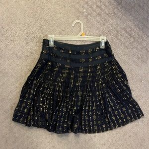 Jcrew skirt size 2. Navy with gold.